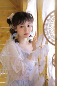一件一件的剥掉她的衣服